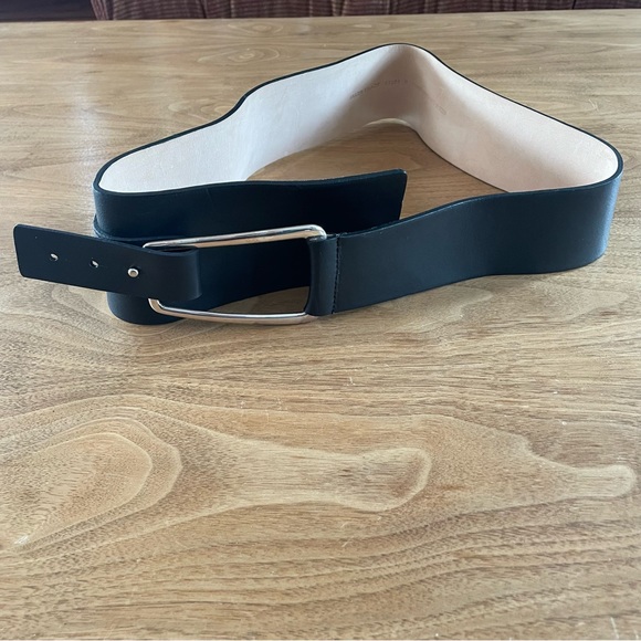 NWT Ellen Tracy black belt-small defects
